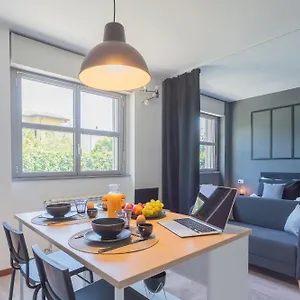 Black Loft By Rent Appartamento